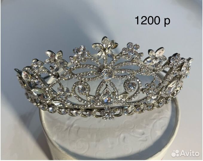 Диадемы, короны, ободки, маски, кокошник