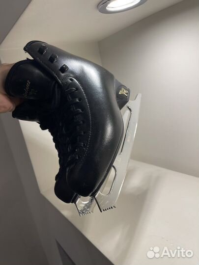 Фигурнве коньки Risport Antares 215