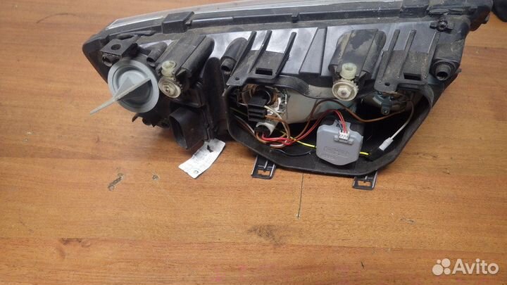 Шкода фабия фара левая с дефектом