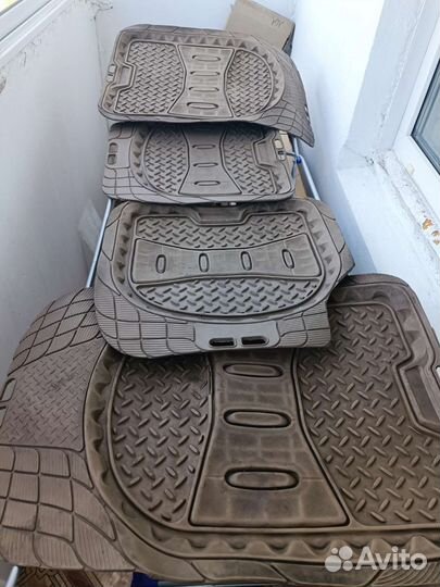 Автомобильные коврики б/у