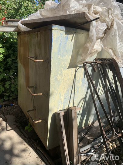 Емкость металлическая 3 куба б/у