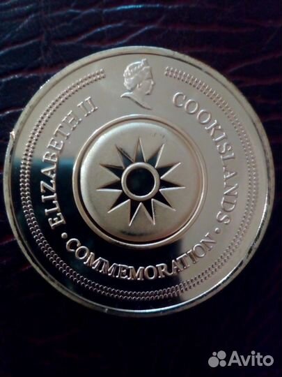 Сувенирная монета островов Кука Мерлин Монро