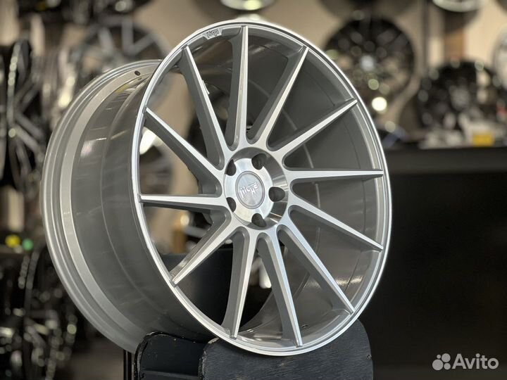 Диски R22 5x114,3 Genesis Lexus Infinity