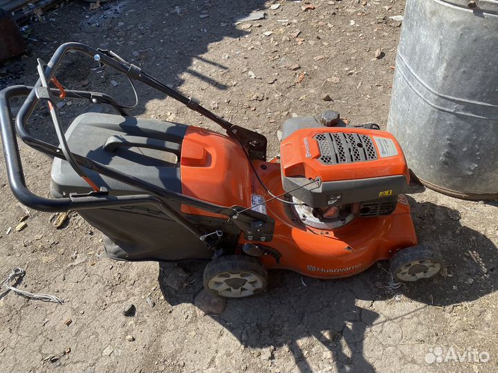 Газонокосилка бензиновая самоходная