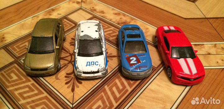 Игрушечные модели машин