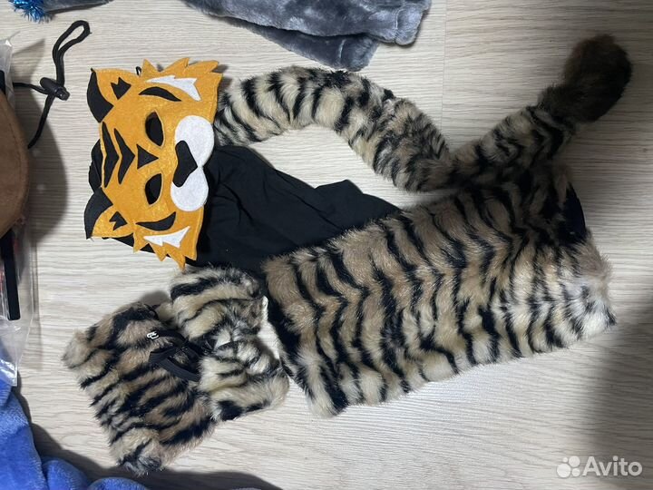 Новогодний костюм волка и тигра