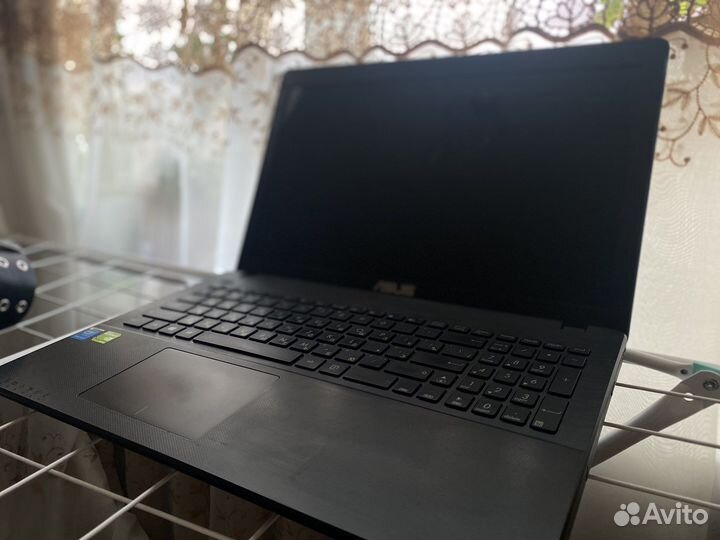 Ноутбук asus x552m