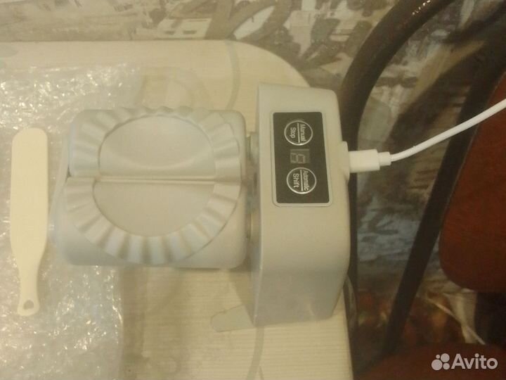 Аппарат для лепки вареников электр