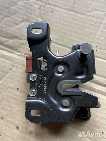 Замок капота Audi A6 C5