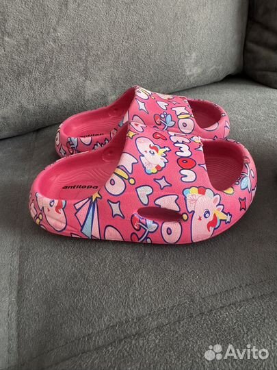 Босоножки и тапочки для девочки