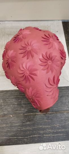 Резиновая шапка для женщины