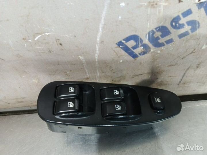 Блок стеклоподъемников левый Kia Spectra седан