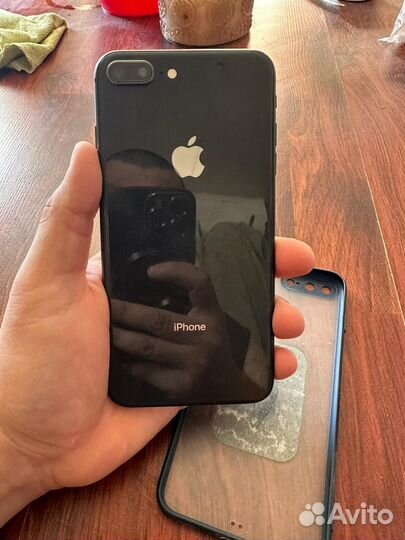 iPhone 8 Plus, 64 ГБ