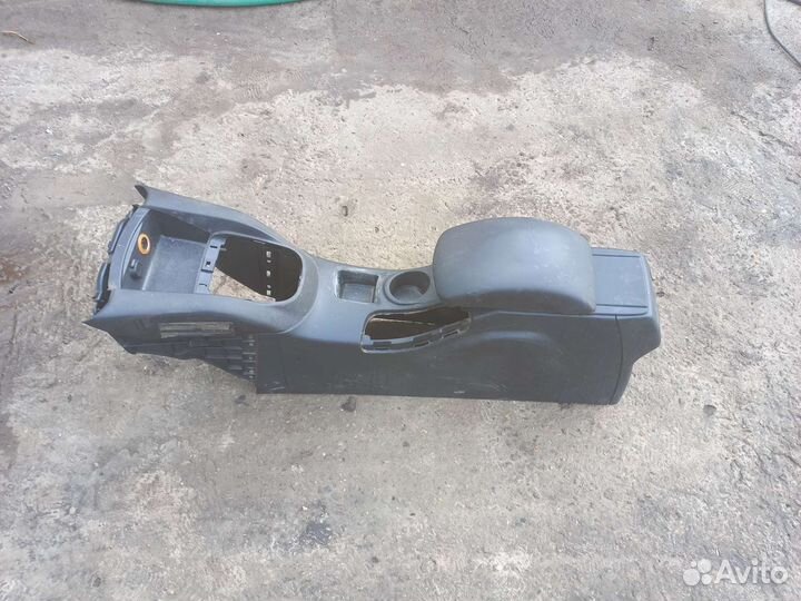 Ситроен c4 b7 консоль с подлокотником