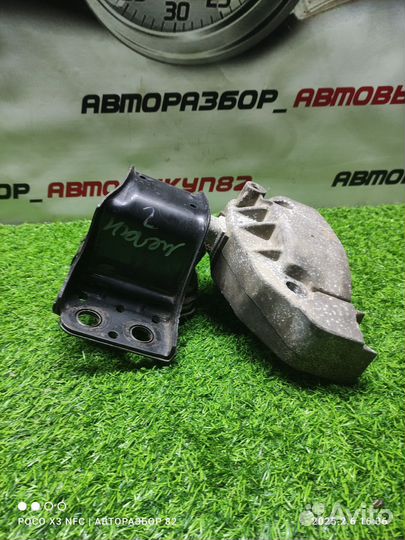 Кронштейн опоры двигателя Renault Megane 2002-2009