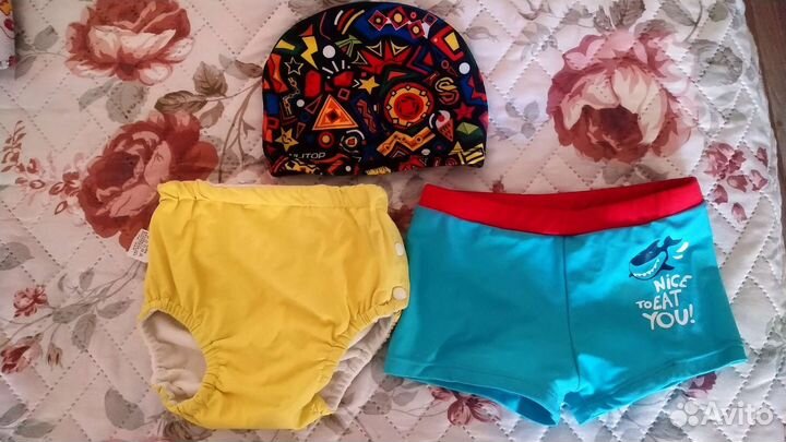 Трусы и шапочка для плавания