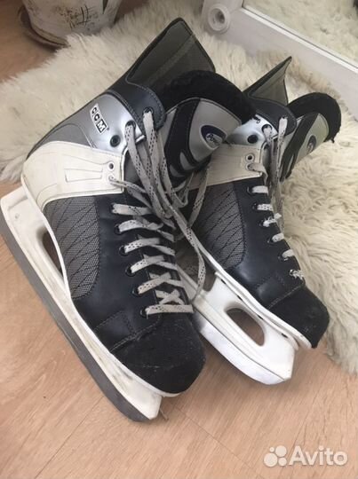 Коньки хоккейные ccm, р.45