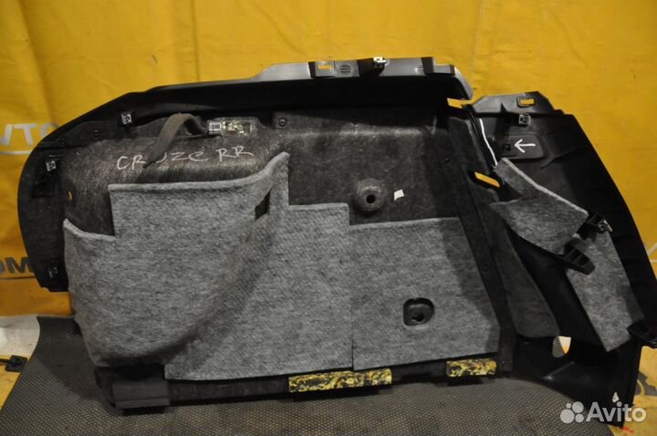 Обшивка багажника правая chevrolet cruze J305