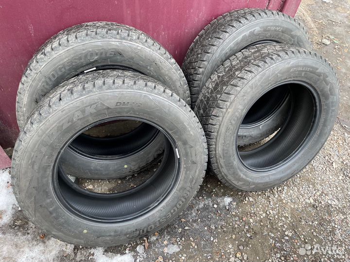 Bridgestone Blizzak DM-V2 225/65 R17 102S