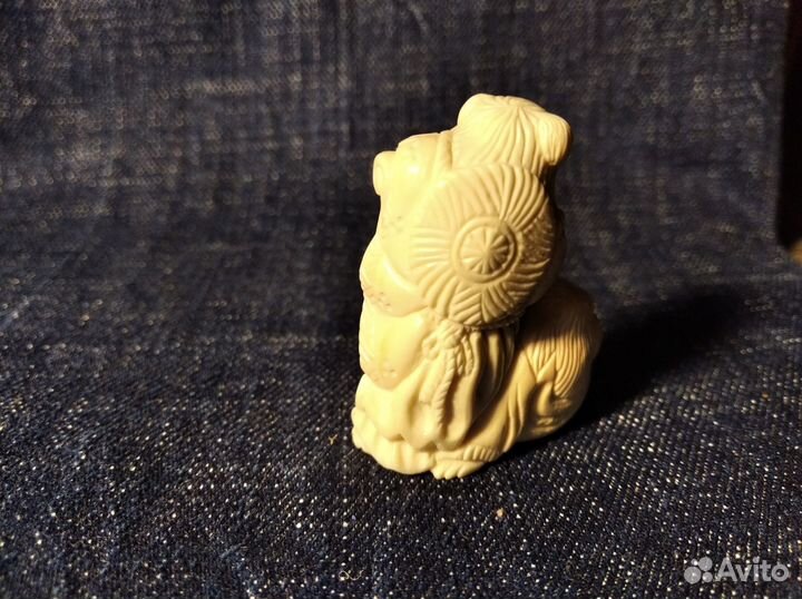 Поделка из бивня мамонта 