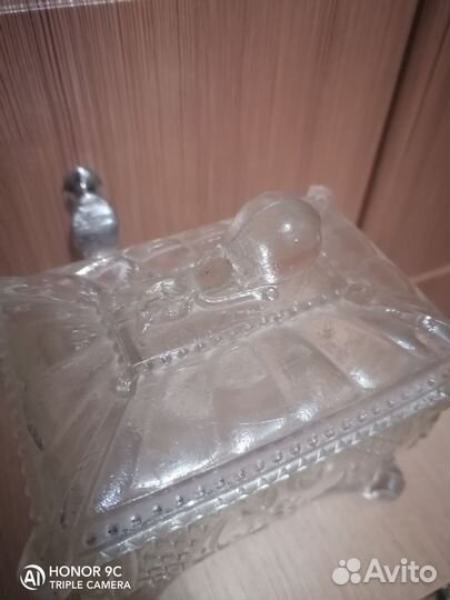 Шкатулка с грушей. Мальцев