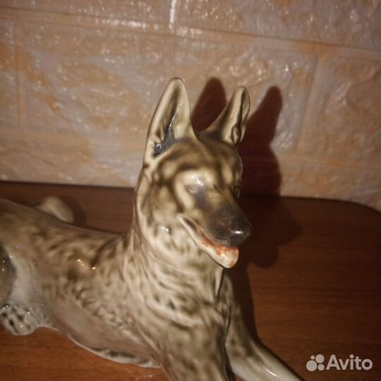 Статуэтка фарфоровая овчарка лфз СССР