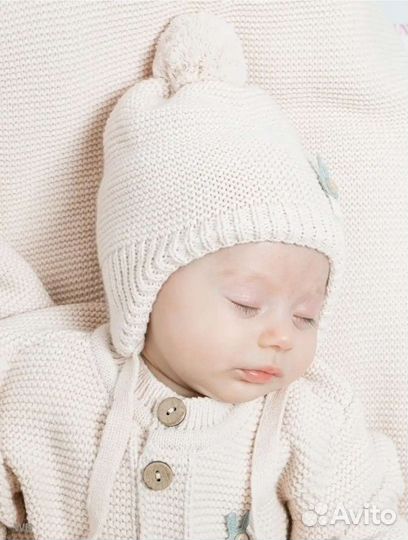 Комплект шапка и комбинезон для новорожденного