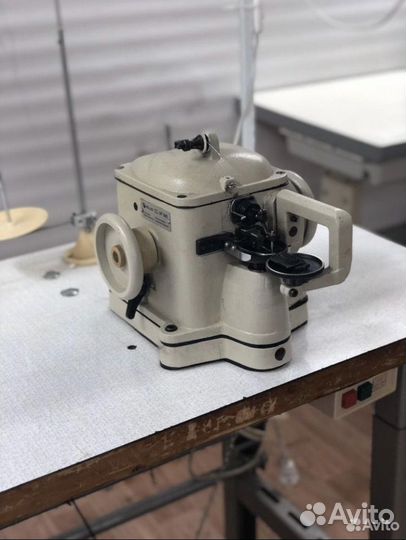 Промышленная скорняжная машинка