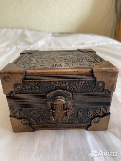 Шкатулка декоративная