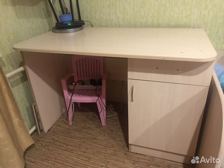 Стол письменный
