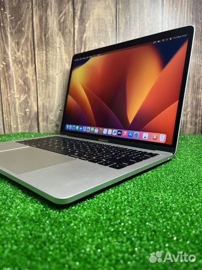 Отличный Apple MacBook Pro 13 2017