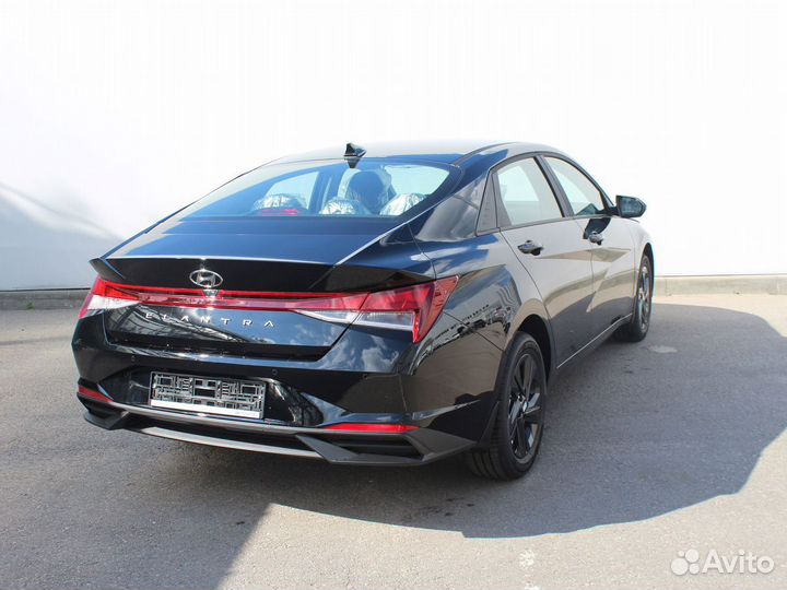 Hyundai Elantra, 2023