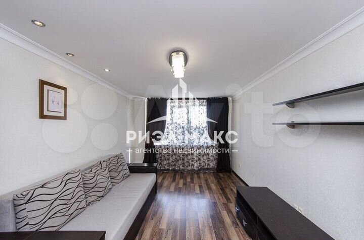 1-к. квартира, 42 м², 10/10 эт.