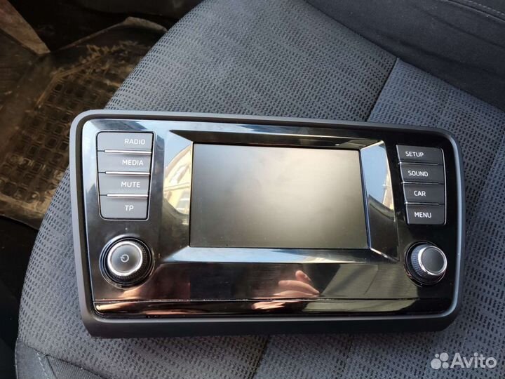 Штатное головное устройство для skoda oktavia a7