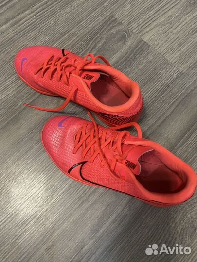 Зальники Nike 37,5
