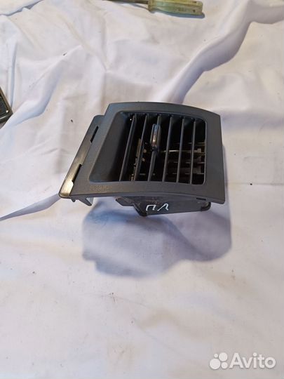 Дефлектор левый Митцубиси лансер 10