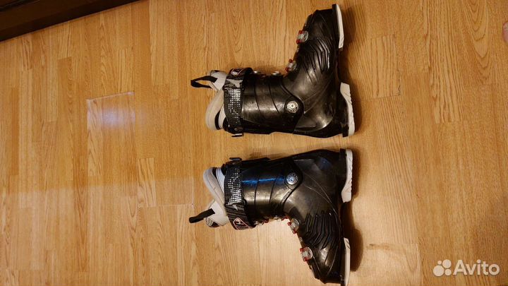 Горнолыжные ботинки atomic hawx