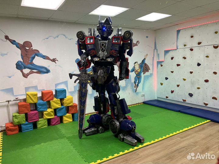 Шоу трансформеров на праздник Оптимус, Бамблби