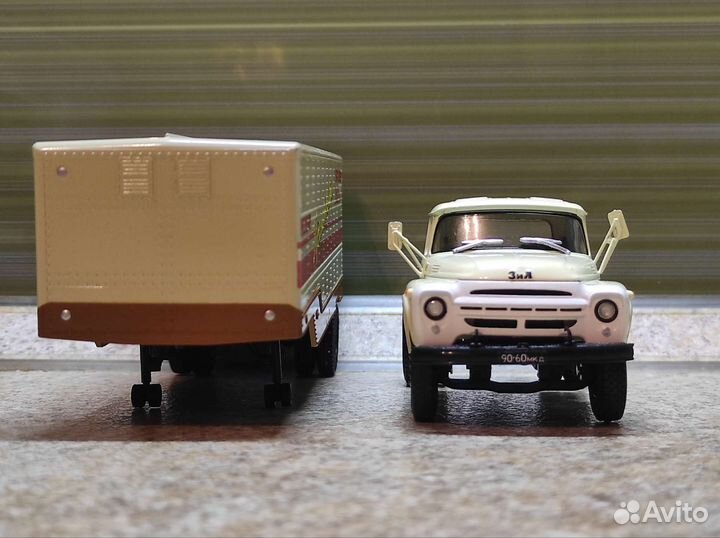 Модель грузовика зил-130В1 с полуприцепом одаз-794