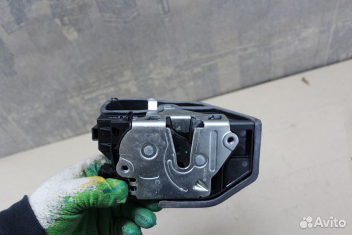 Замок двери задней правой BMW 5 E60 2002-2010