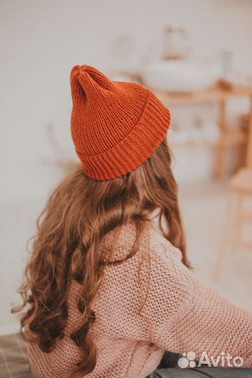 Шапки, береты ручной вязки