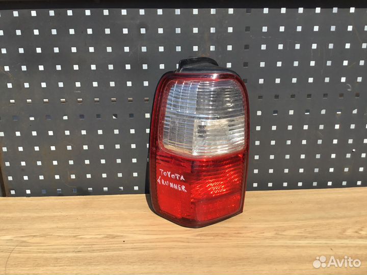 Фонарь Toyota 4Runner