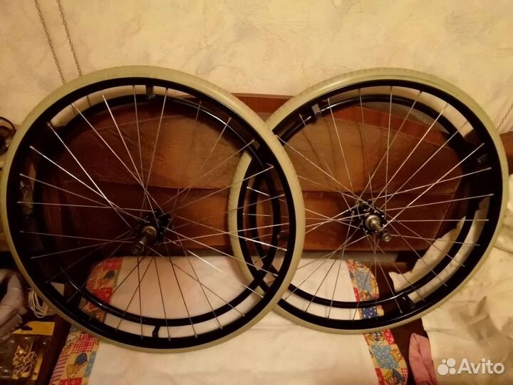 Колеса и подножки для инвалидной коляски