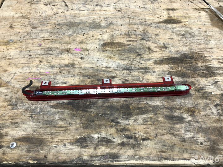 Дополнительный стоп сигнал в крышку VW Touran