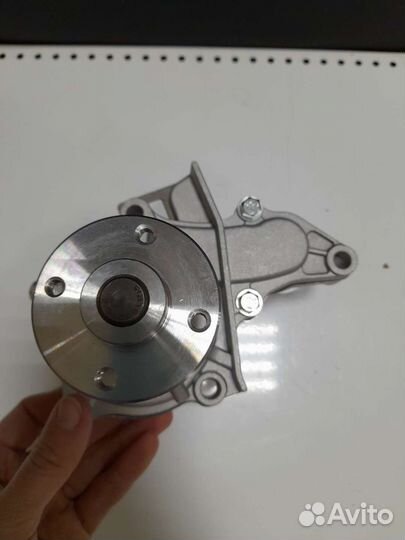 Помпа водяная Geely MK