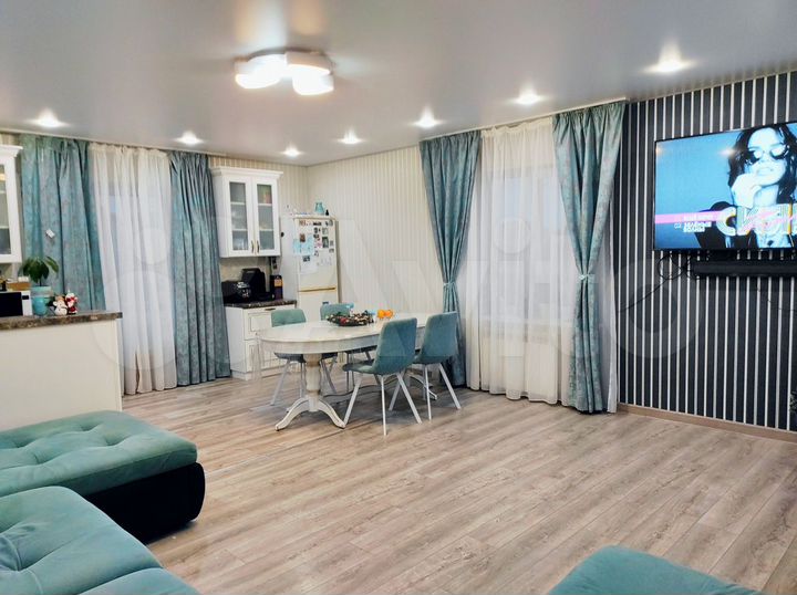 Дом 163 м² на участке 15 сот.