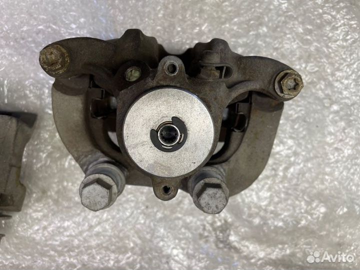 Суппорт задний Bmw 6 F06 F12 F13 2013