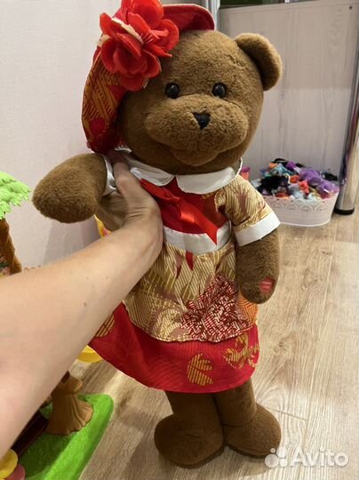 Поющая и танцующая игрушка медведица