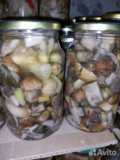 Грибы маринованные