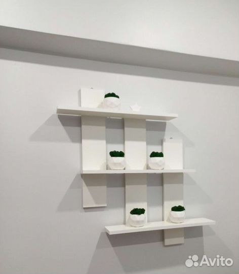 Настенные полки, разные модели и цвета